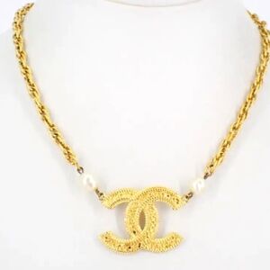 Chanel Vintage 1985 CC Logo Necklace Authentic Rare Gold-Tone